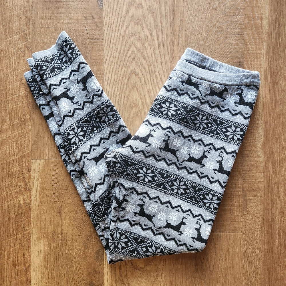 32 Degrees Black and Gray Winter Pattern Leggings